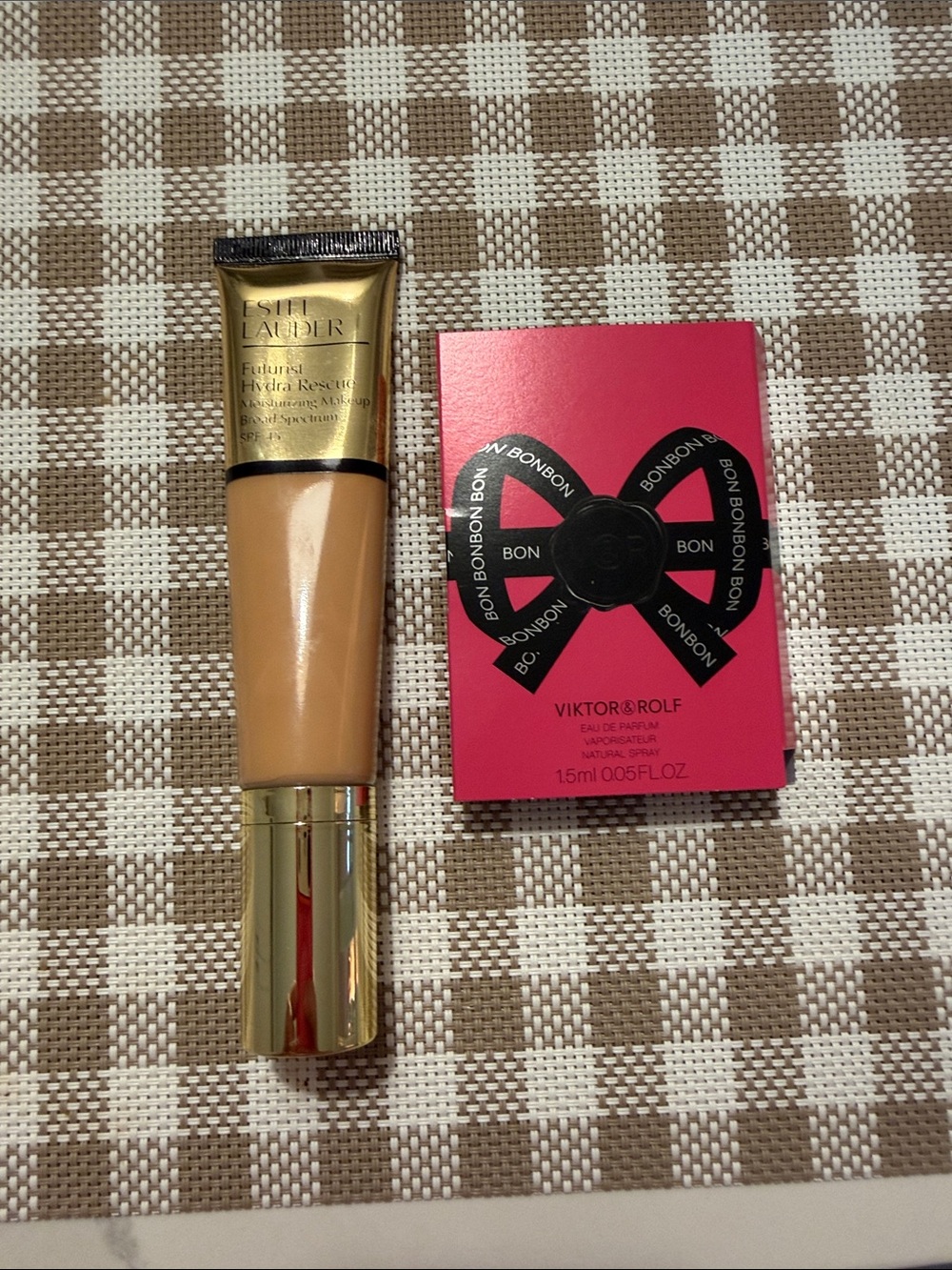 Estee Lauder Foundation Tube in Tan with Gold Cap